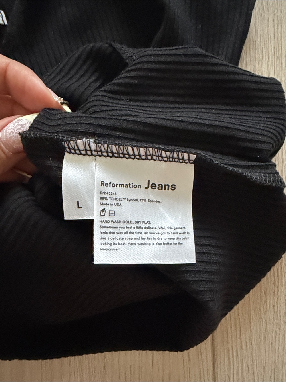 Reformation Black Ribbed V-Neck Tank - Picture 2 of 4